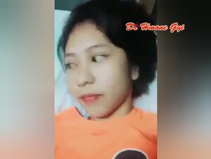 တပေါင်ကျော်ဆွဲတဲ့မြန်မာမလေး