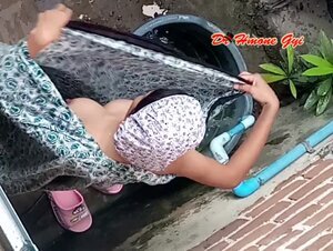 ‌ရေချိုးချောင်းရိုက်