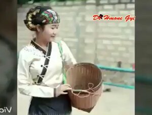 ရှမ်းမလေးမြင်းစီးကျွမ်းတယ်