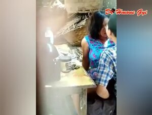 ချေင်းရိုက် ကပ်တိုးလေးလိုးနေကြတာ