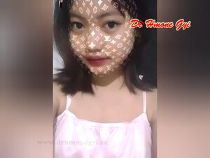 ယွထနေတဲ့ကျောင်းသူလေးရဲ့ပူစီနုနုအိအိလေး ဘယ်သူကံကောင်းမလဲမသိ