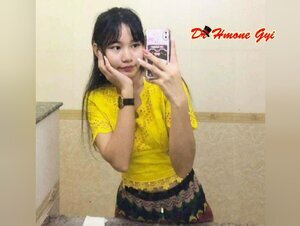 ဖြူဖြူဖွေးဖွေးကော့သောင်းသူလေး Solo