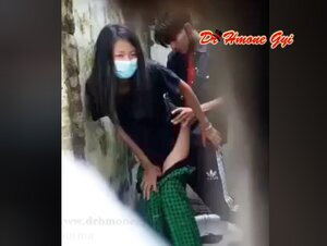 ချောင်းရင်းရိုက်တဲ့ချောင်းရိုက်လေးတဖြတ်